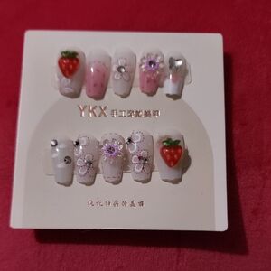 YKK Strawberry Floral Press-On Nail Set - Pink & White